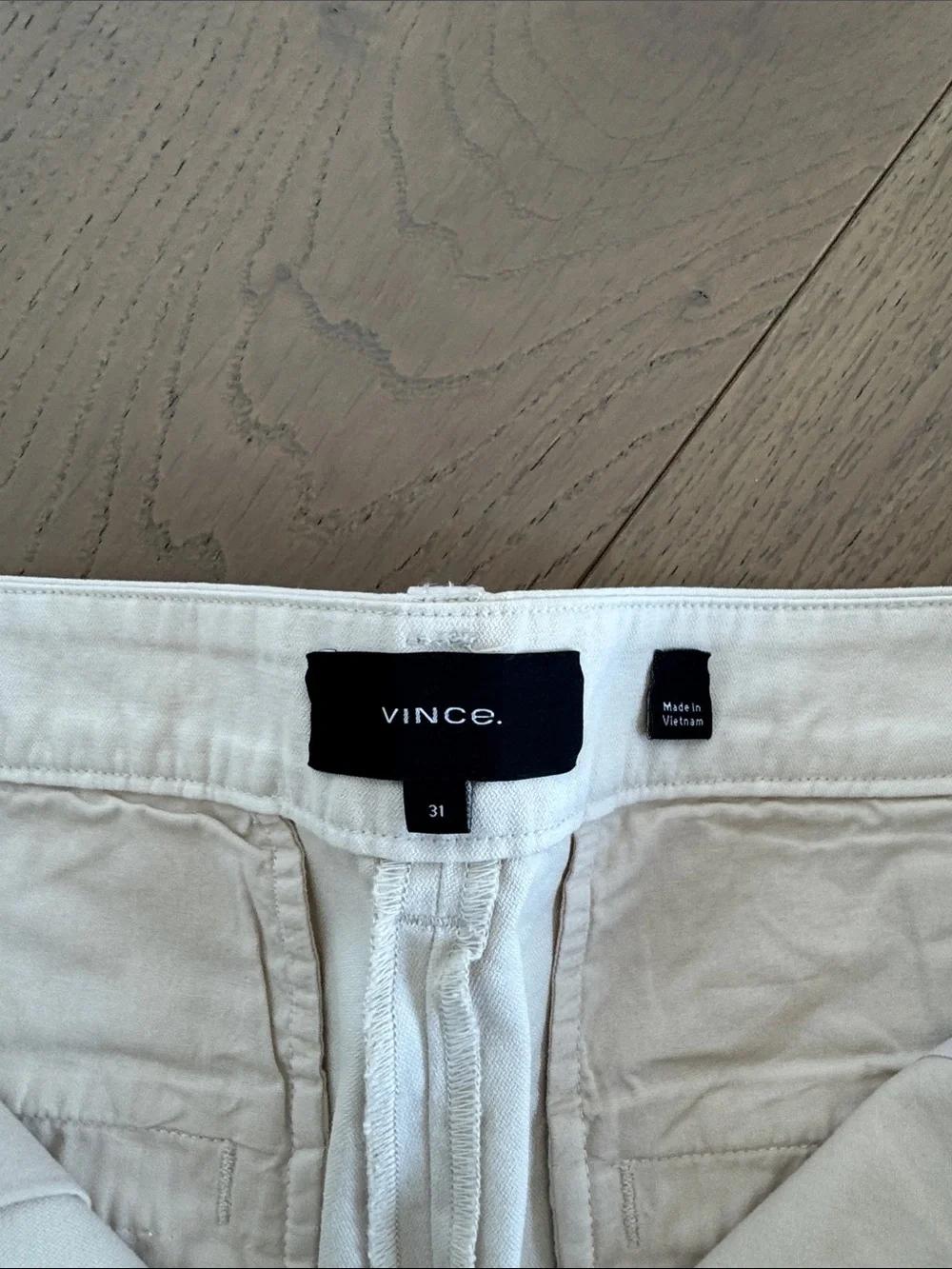 VINCE Men's Cream Cargo Pants in Size 31
